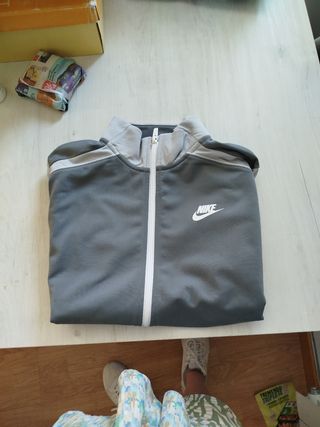 Chándal Nike gris (158-170cm)