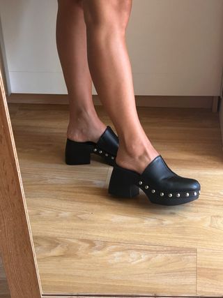 Zapatos Bershka negros - talla 35