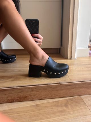 Zapatos Bershka negros - talla 35