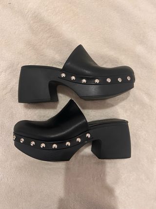Zapatos Bershka negros - talla 35