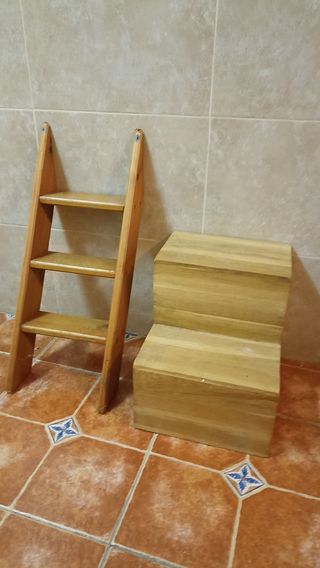 Escalera-taburete madera pequeña