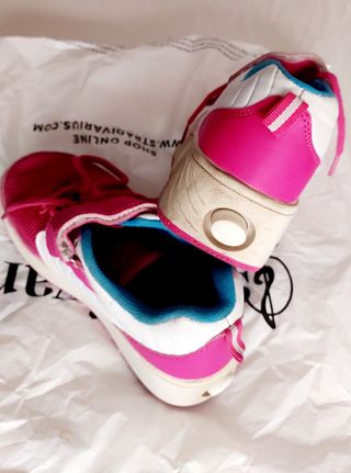 Botines con ruedas niña rosa