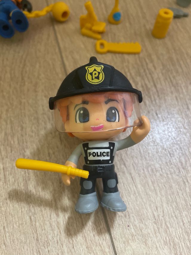 Figuras Pin y Pon: Policía & Ladrón