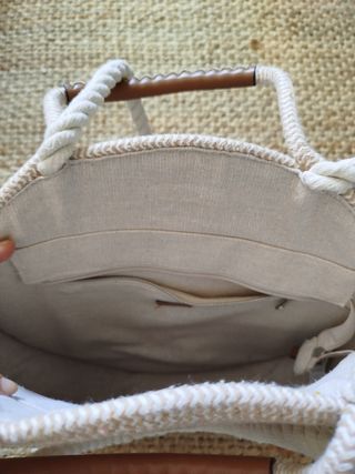 Bolso redondo Parfois beige