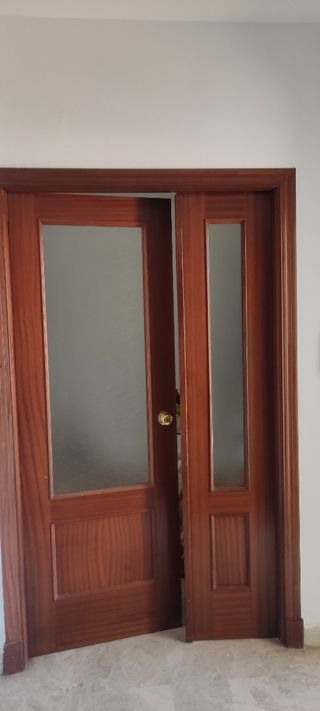Puerta maciza doble salón - Sapeli