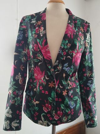 Chaqueta flores - negra multicolor