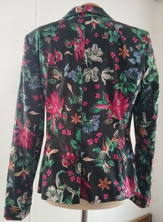 Chaqueta flores - negra multicolor