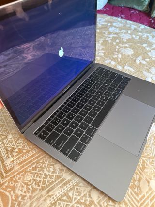MacBook Pro 13” 2017 – i5 / 8GB / Retina