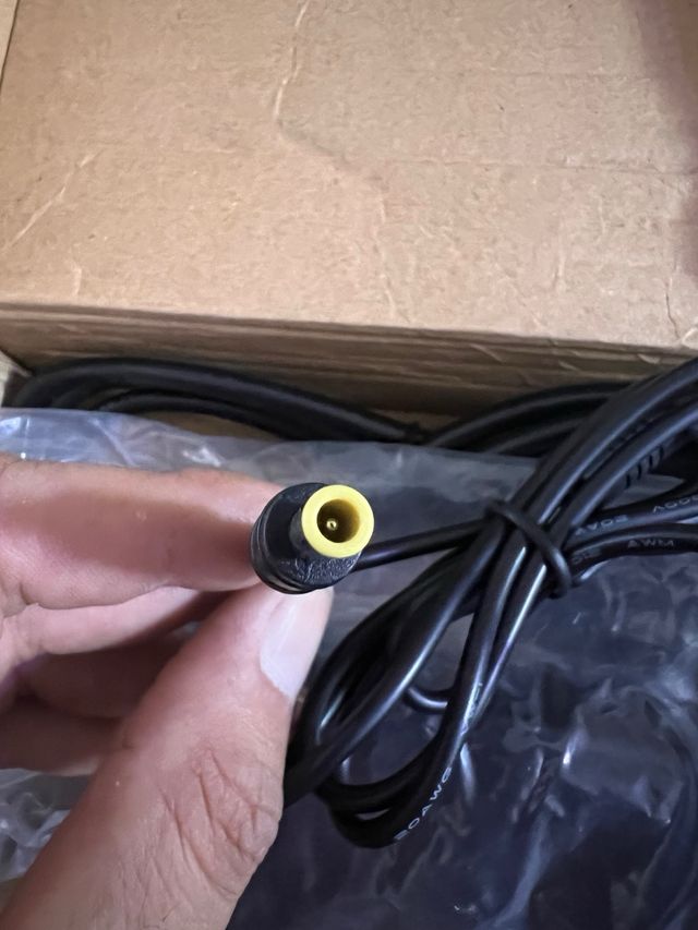 Cargador Portátil SAMSUNG 90W 19V / 4.74A - Nuevo