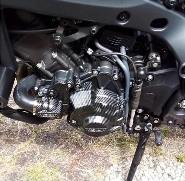 Juego tapas motor carbono Yamaha MT-09 2021-2023