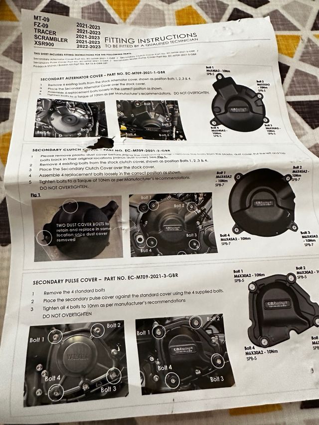 Juego tapas motor carbono Yamaha MT-09 2021-2023