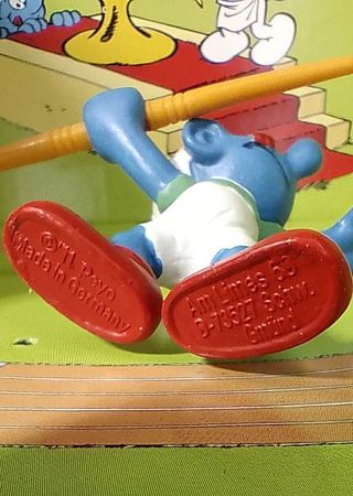 20744 Puffo olimpiadi con giavellotto