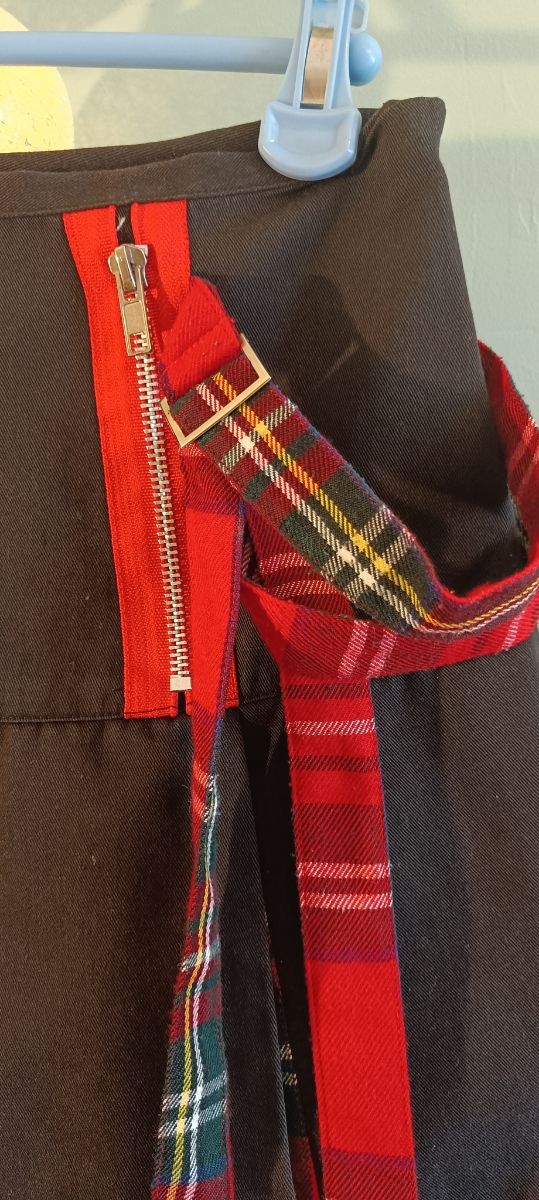 Minifalda negra y cuadros rojos Mercy, S, poco uso