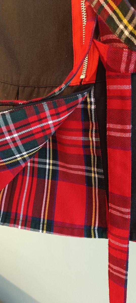 Minifalda negra y cuadros rojos Mercy, S, poco uso