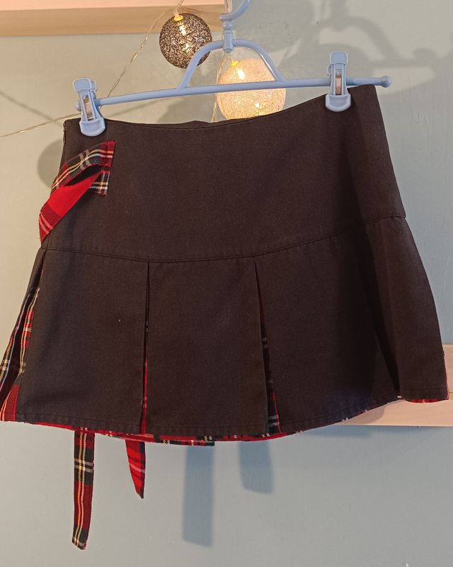 Minifalda negra y cuadros rojos Mercy, S, poco uso