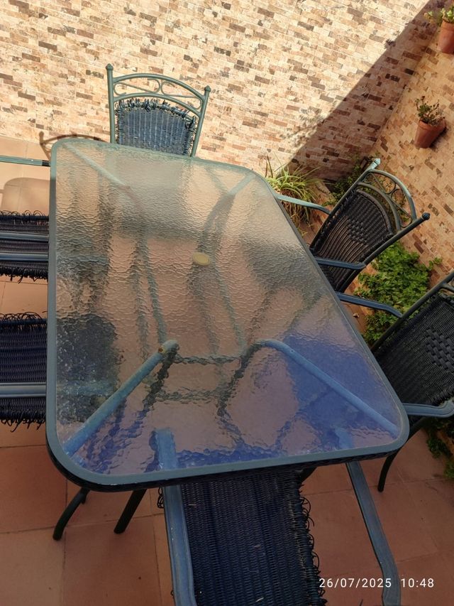 Conjunto de sillas de patio.