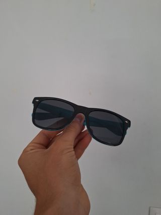 Gafas sol modernas - azules y negras