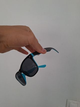 Gafas sol modernas - azules y negras