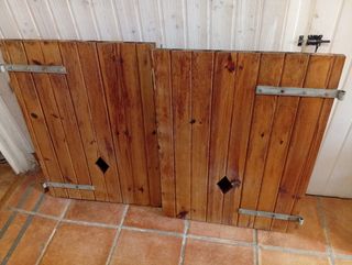 Porticones madera rústicas. 
 



