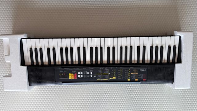 Yamaha PSR-F52 Teclado