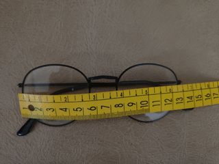 DOS GAFAS Y UN ESTUCHE. LAS GAFAS NUEVAS