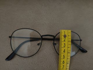 DOS GAFAS Y UN ESTUCHE. LAS GAFAS NUEVAS