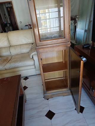 Vitrina-mueble madera marrón