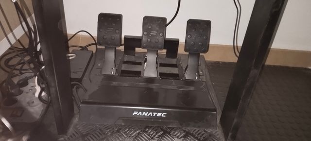 Volante Moza R9 Simulación