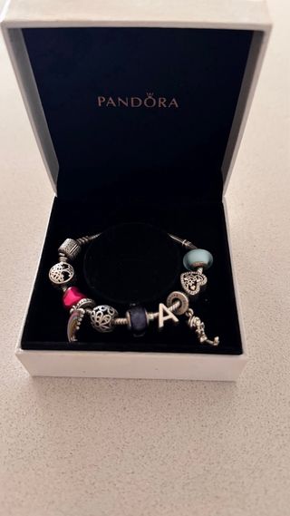 Pulsera Pandora con charms