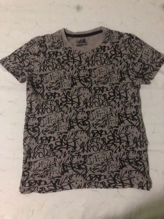 10 camisetas de varios colores