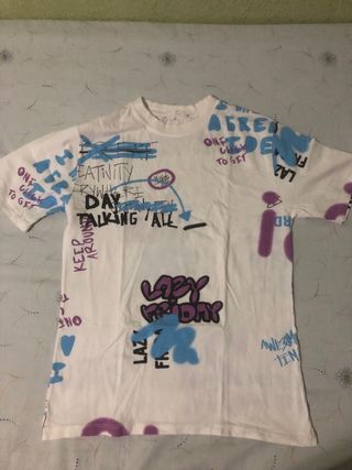 10 camisetas de varios colores