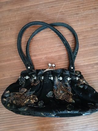 Bolso terciopelo negro con pedreria