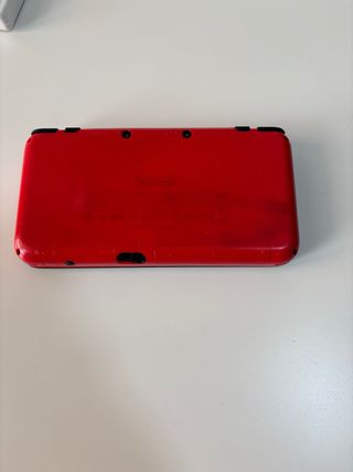 New Nintendo 2DS XL  Pokeball + Pokémon Ultrasole
