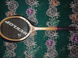 Raqueta Dunlop Vintage
Maxply 
Dunlop
Pelotas