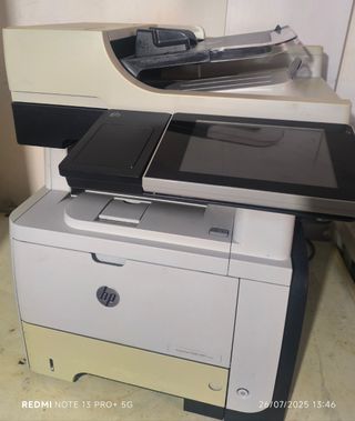 Impresora HP LaserJet 500 MFP M525