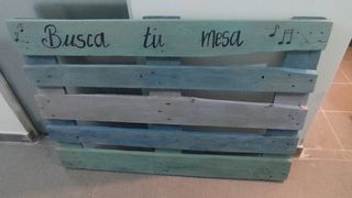 Palet seating plan boda - Busca tu mesa