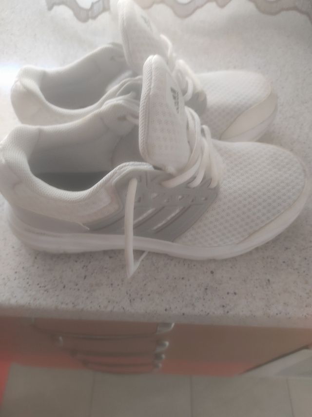 Zapatillas Adidas blancas