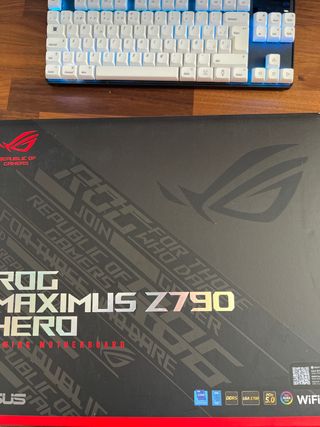 Placa base Asus ROG Maximus Z790 Hero + ROG Hyper 