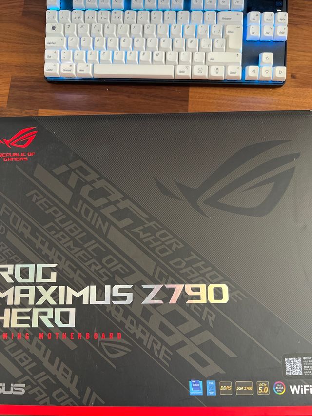 Placa base Asus ROG Maximus Z790 Hero + ROG Hyper