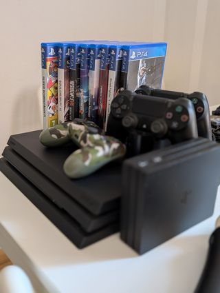 PS4 Pro + PSVR completo + 3 mandos + juegos + base
