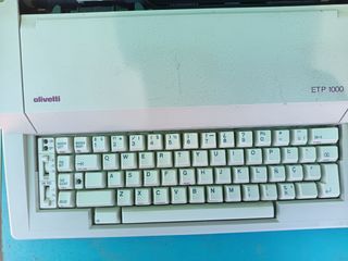 Olivetti ETP 1000 - Máquina de escribir