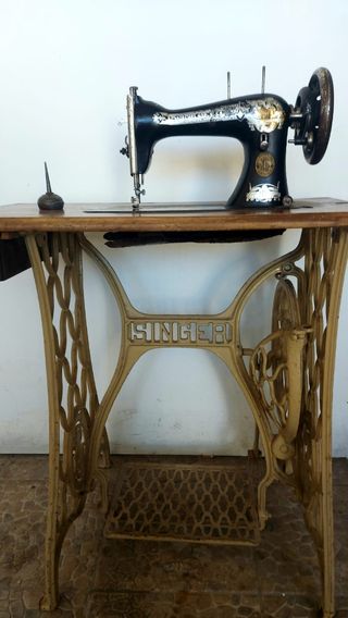Máquina de coser Singer antigua