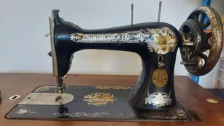 Máquina de coser Singer antigua