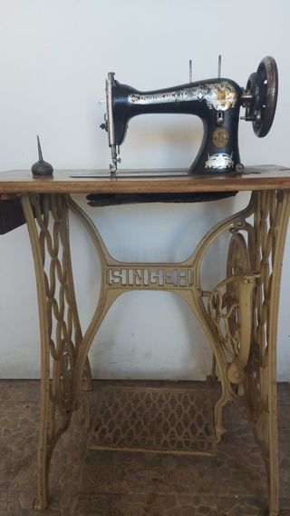Máquina de coser Singer antigua