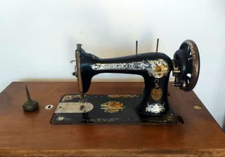Máquina de coser Singer antigua