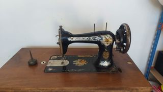 Máquina de coser Singer antigua
