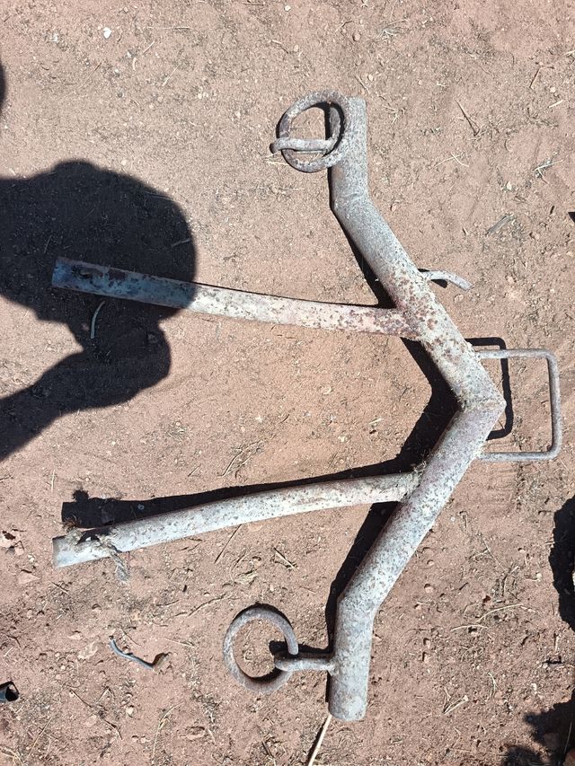 Horca antigua de hierro forjado