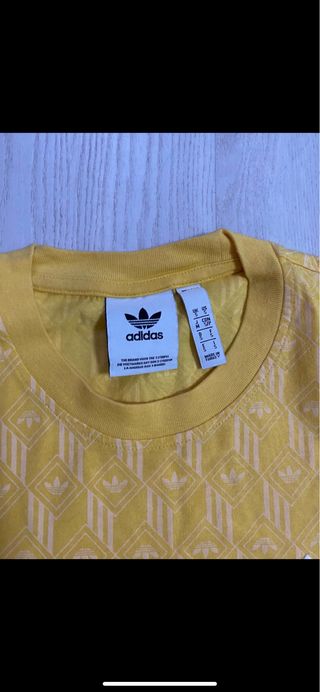 Camiseta de manga corta Adidas amarilla y blanco