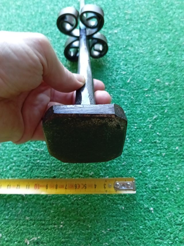 Yunque ó bigornia antiguo de herrero