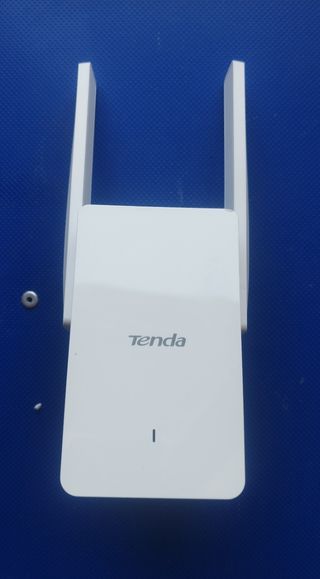 amplificador de señal Wifi y rj45 Tenda